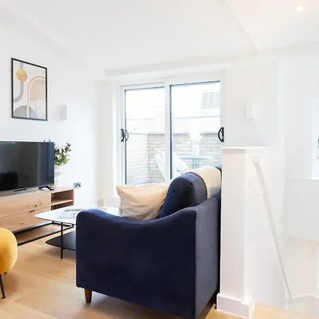 Fitzrovia & Soho - 2Br With Balcony - Cityapartmentstay London Exterior photo