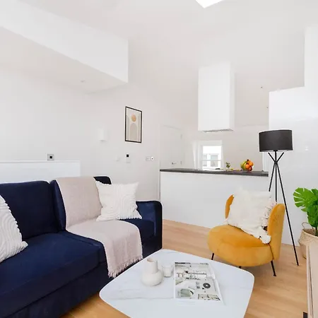Fitzrovia & Soho - 2Br With Balcony - Cityapartmentstay London Exterior photo