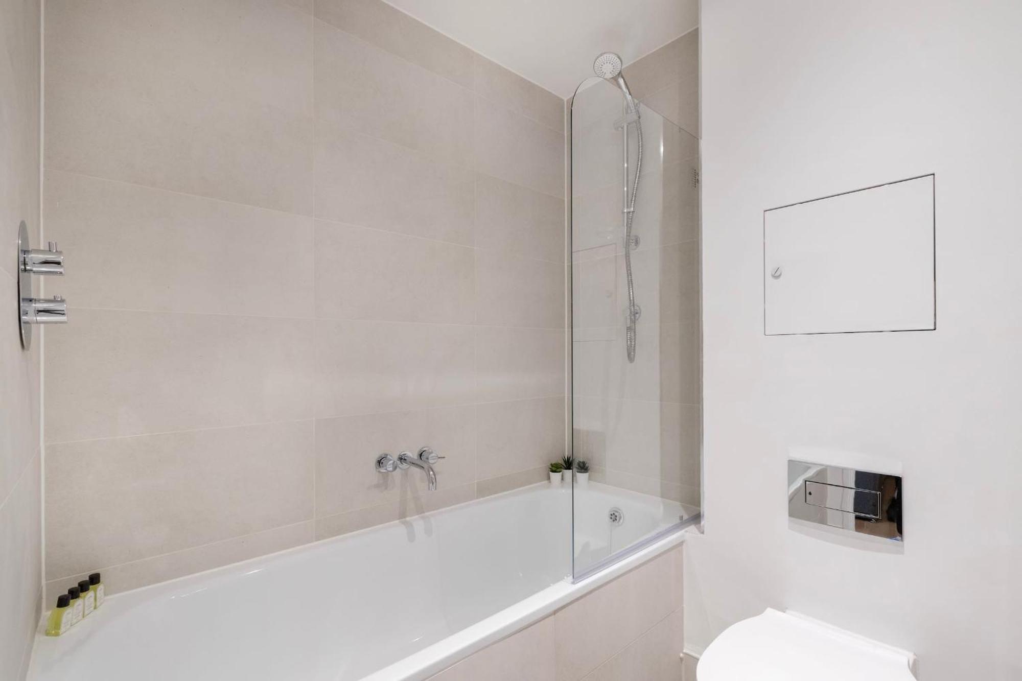 Fitzrovia & Soho - 2br With Balcony - Cityapartmentstay Apartamento *
